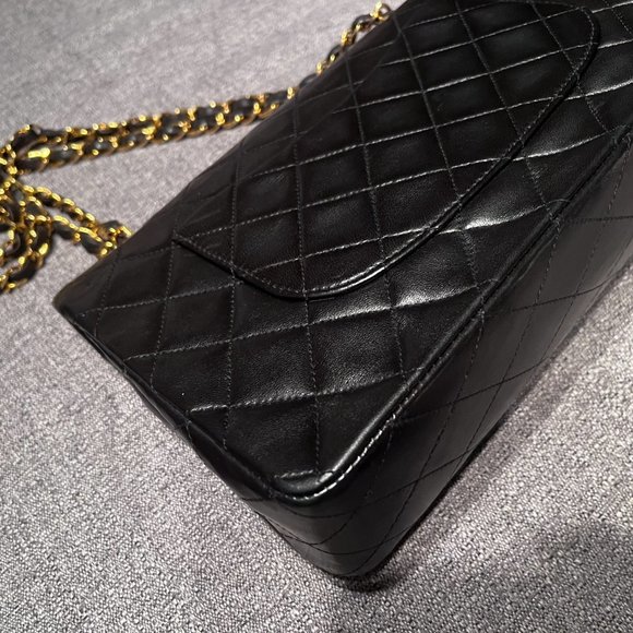 Authentic CHANEL Classic Flap Medium Lambskin Leather Black Gold Hardware - Picture 12 of 16
